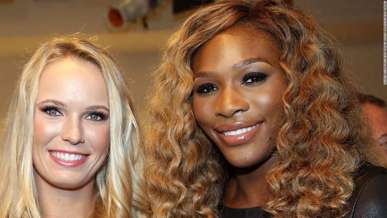 151208150858-wozniackiserena-tease-super-tease