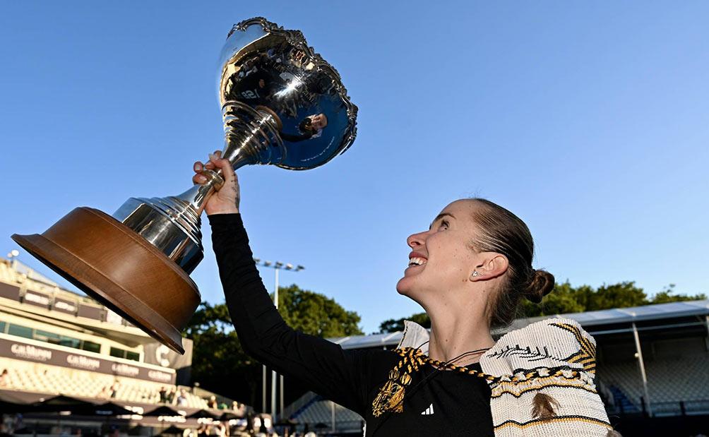 svitolina-trophy_asb